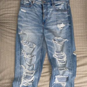 American eagle size 8 mom jean